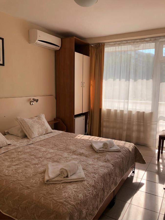 Hotel Naslada Baltsjik Eksteriør bilde